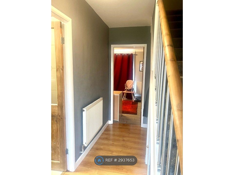 Property photo 2 of 27
