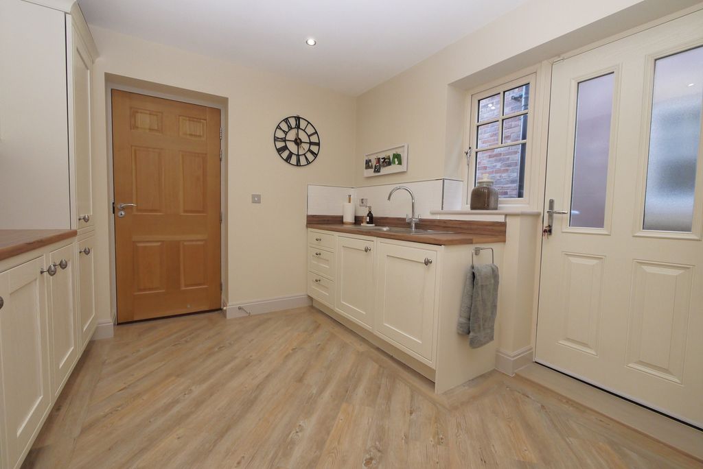 Additional image 18 of 4 bed detached house for saleBawtry Road, Bessacarr, Doncaster DN4