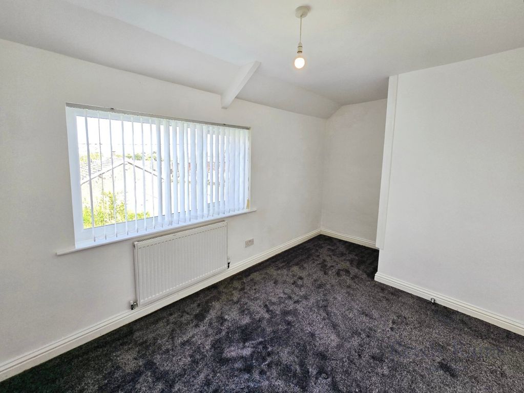 Property photo 3 of 11 Bedroom 1