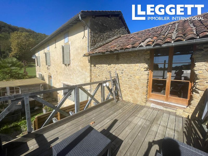 Property photo 2 of 10