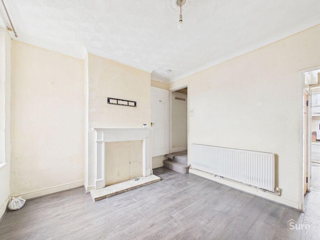 Property photo 3 of 8