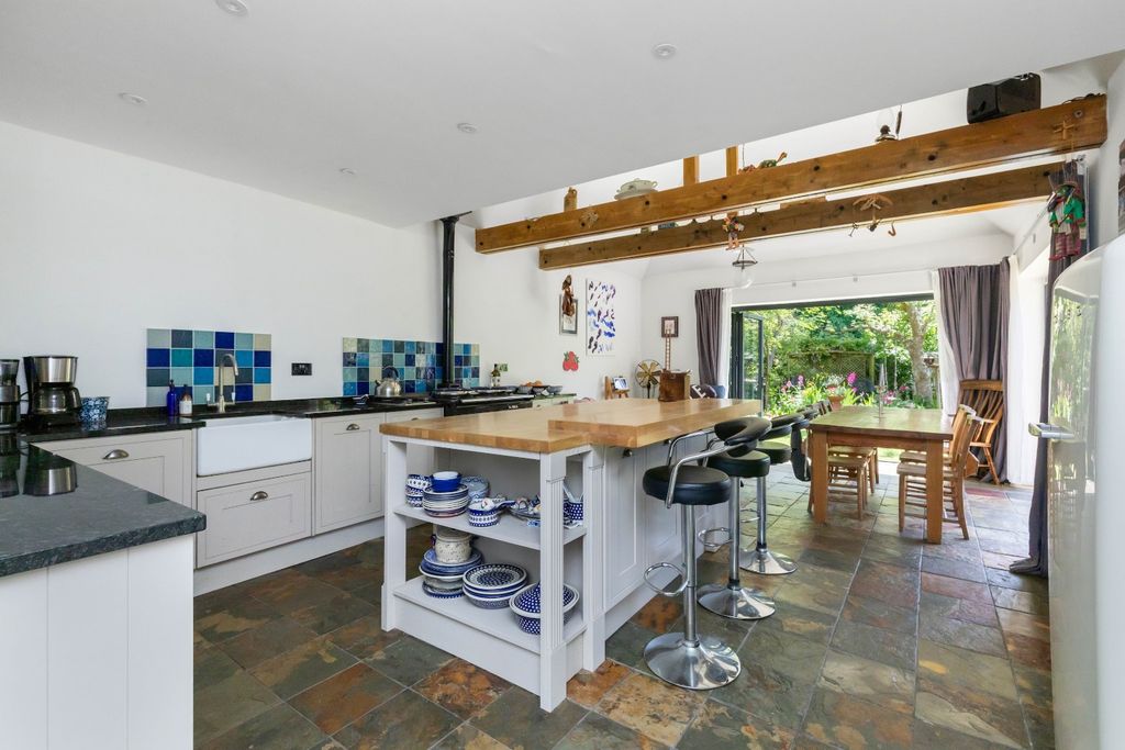 Property photo 2 of 24 5114192