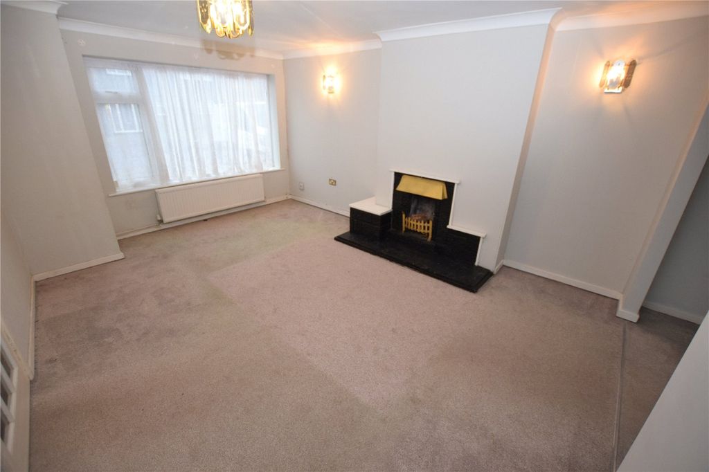 Property photo 3 of 16 Living Room