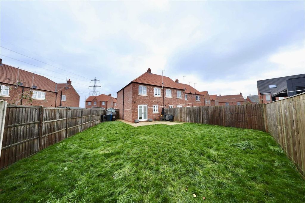 Property photo 3 of 20 Outside