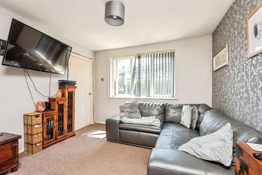 Property photo 3 of 17 Photo