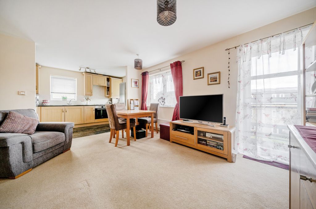 Property photo 3 of 9