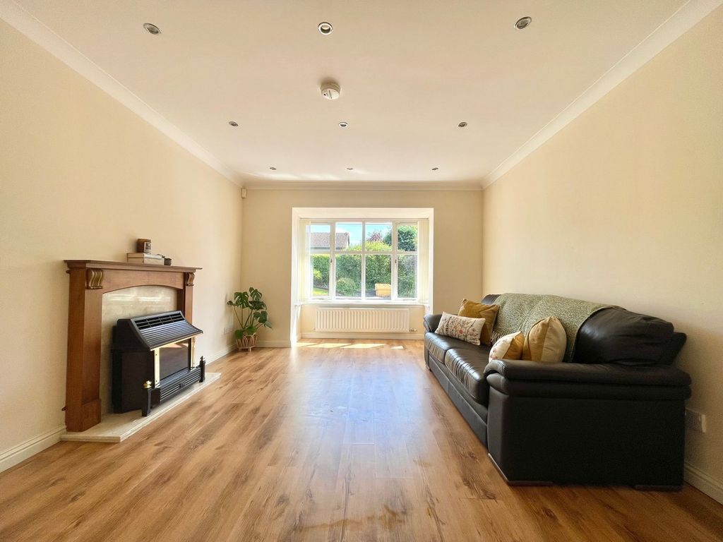 Property photo 2 of 34