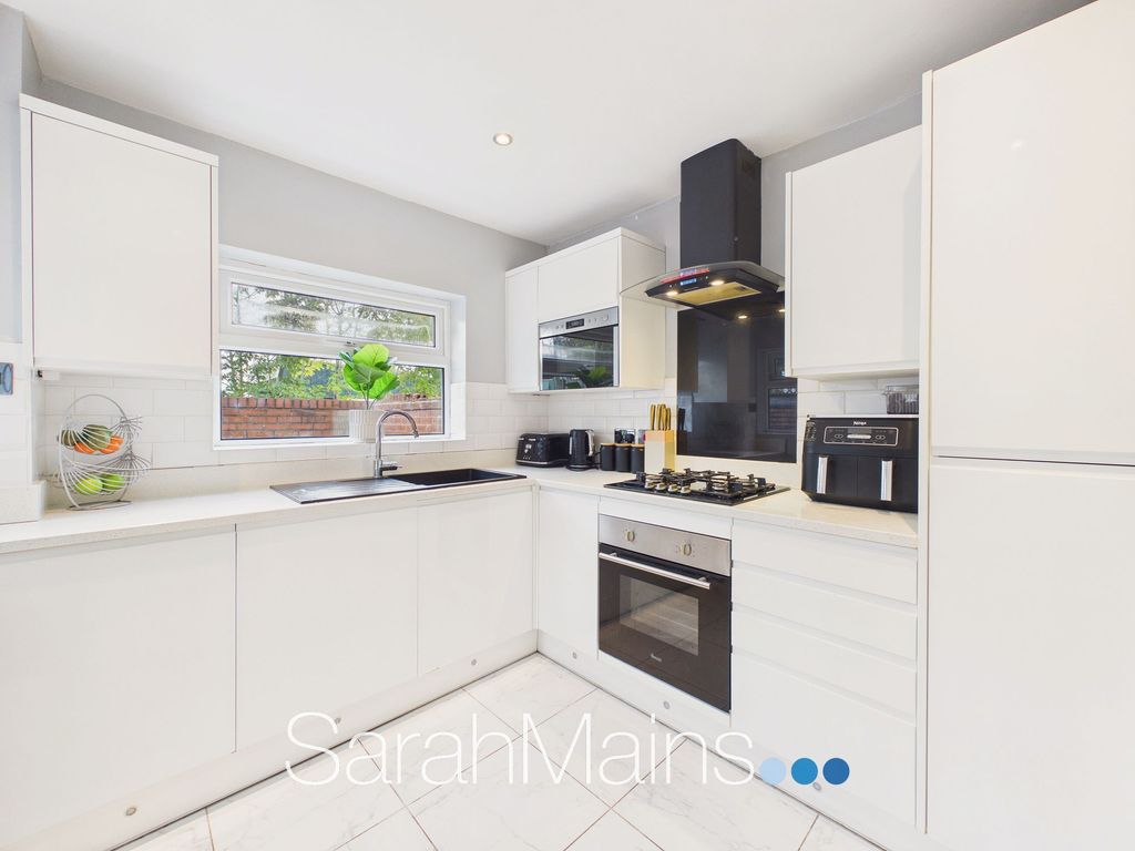 Property photo 2 of 13 Kitchen
