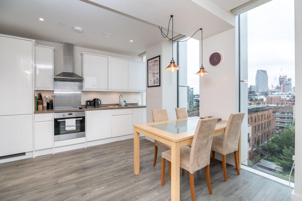 Property photo 3 of 34