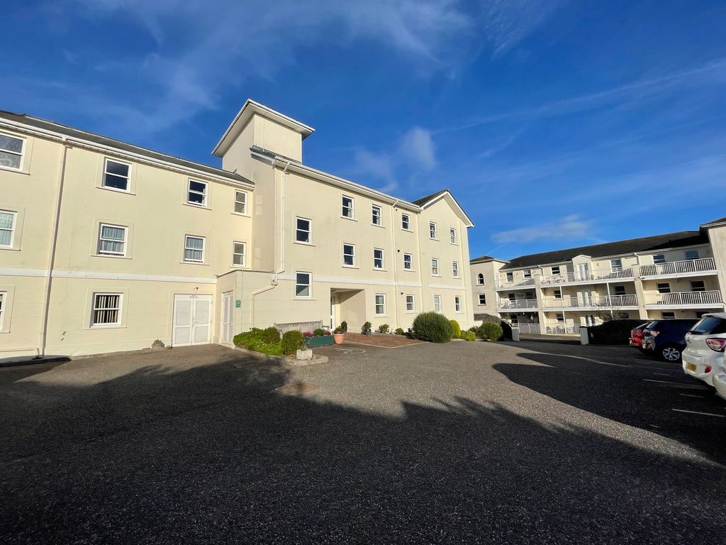 Property photo 2 of 27