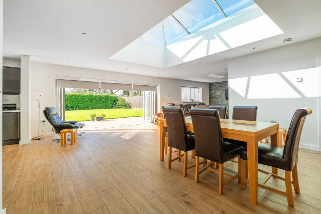 Property photo 2 of 24