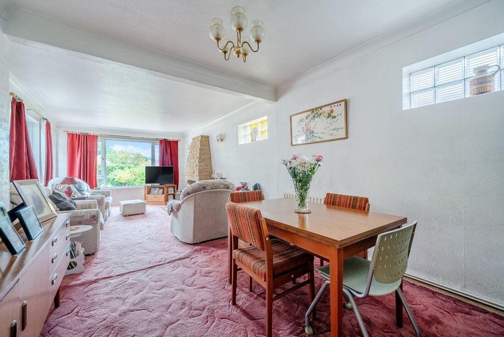 Property photo 2 of 17 1521487-4-1A0A517...