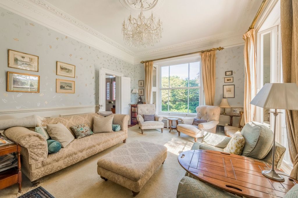 Property photo 3 of 37 Drawing Room