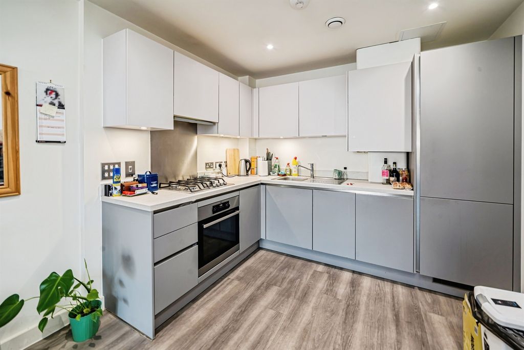 Property photo 2 of 9