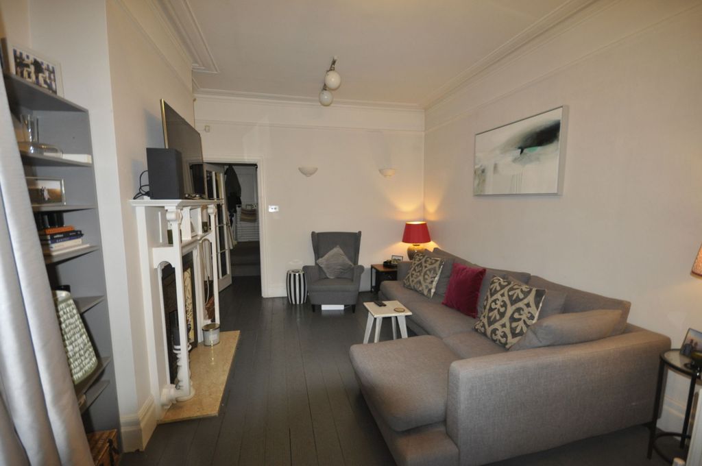 Property photo 2 of 8 Photo 5