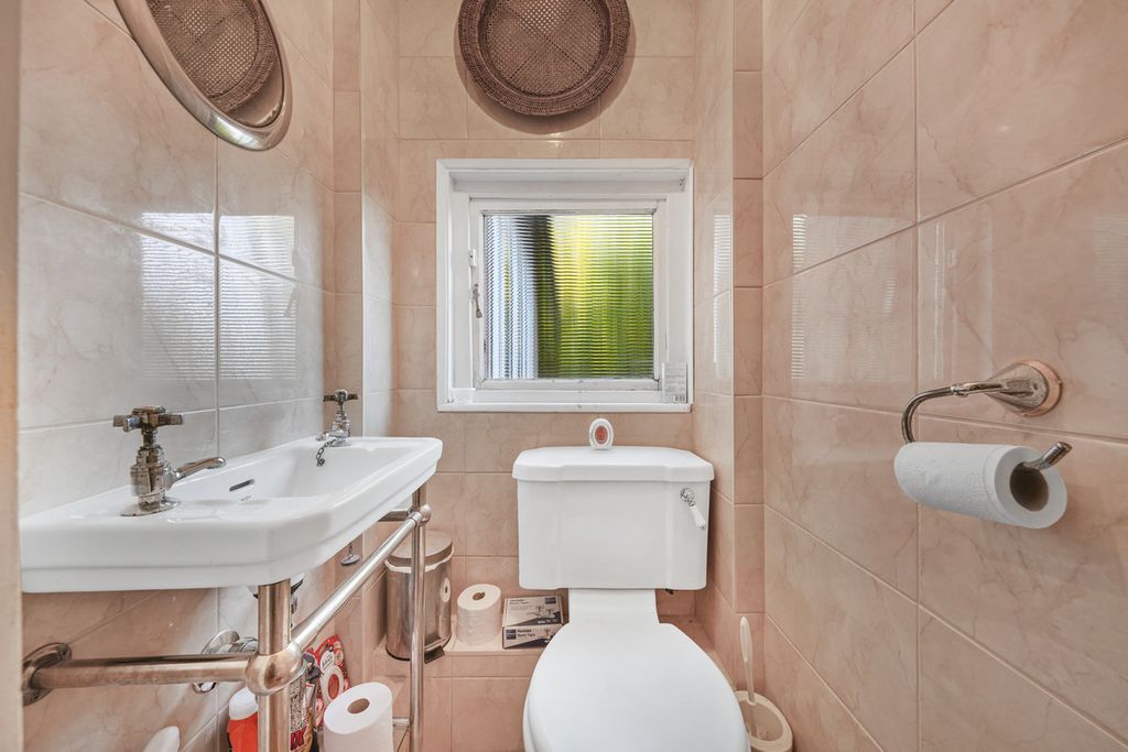 Property photo 1 of 38
