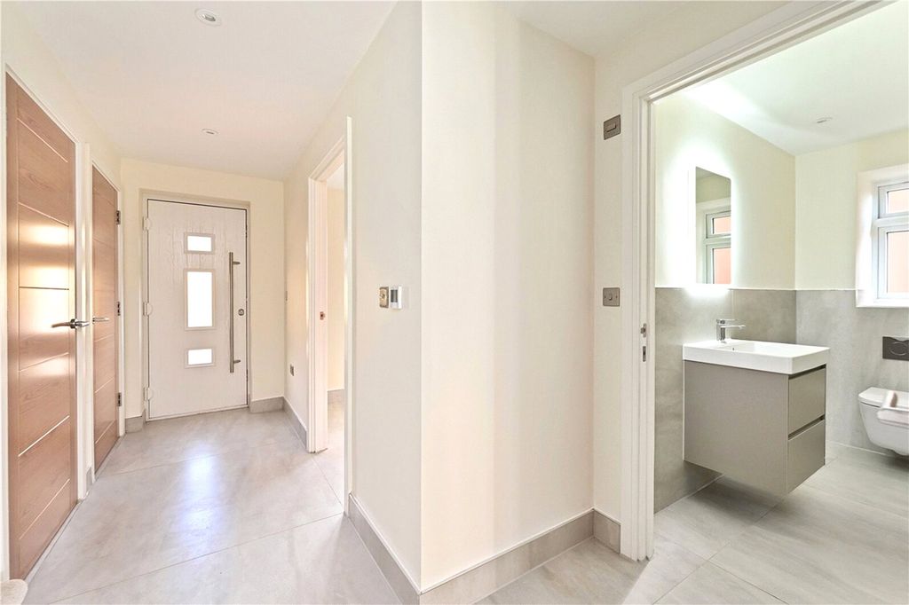 Property photo 3 of 13 Picture No. 32