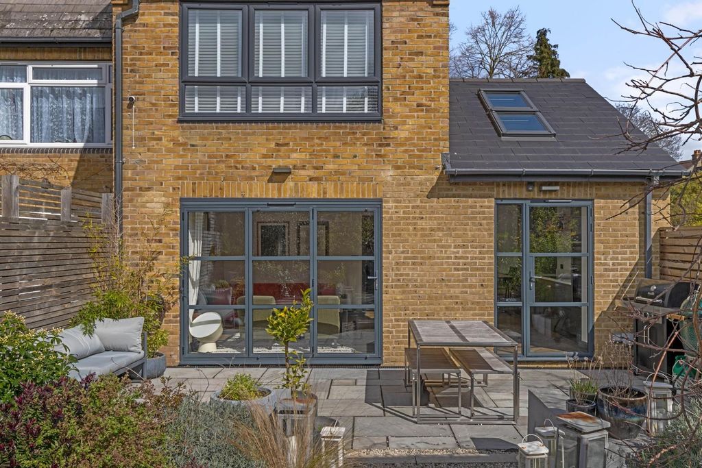 Property photo 1 of 20 12 Forrester Path, Se26 - 3.Jpg