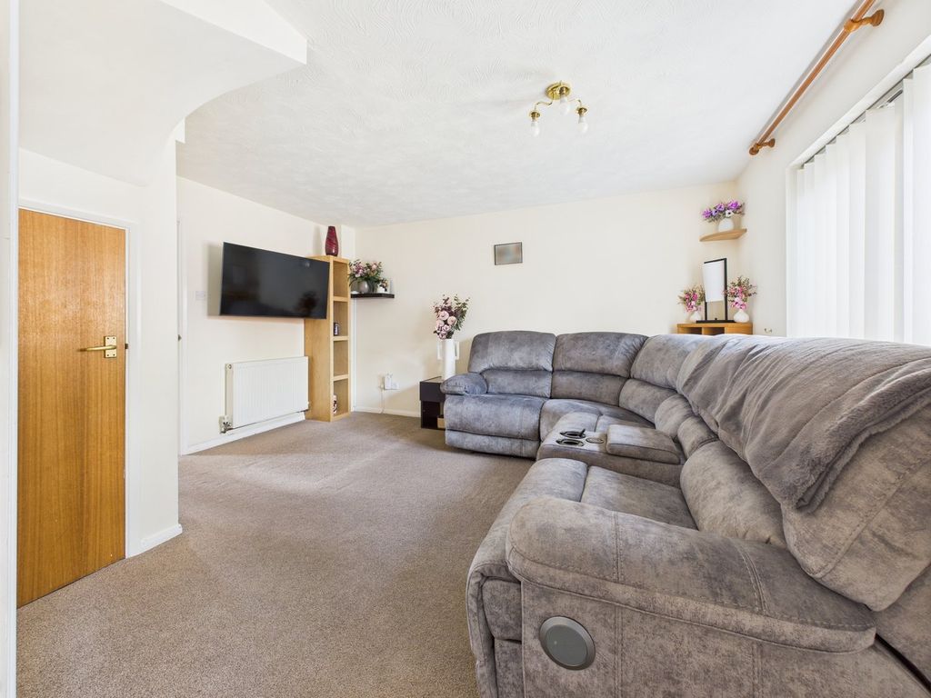 Property photo 2 of 16