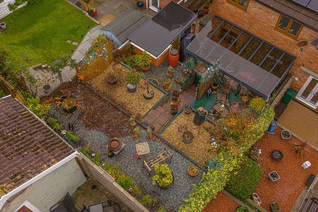 Property photo 3 of 34