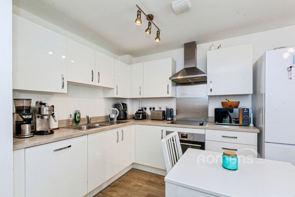 Property photo 2 of 12 Pbox-Img.Jpg