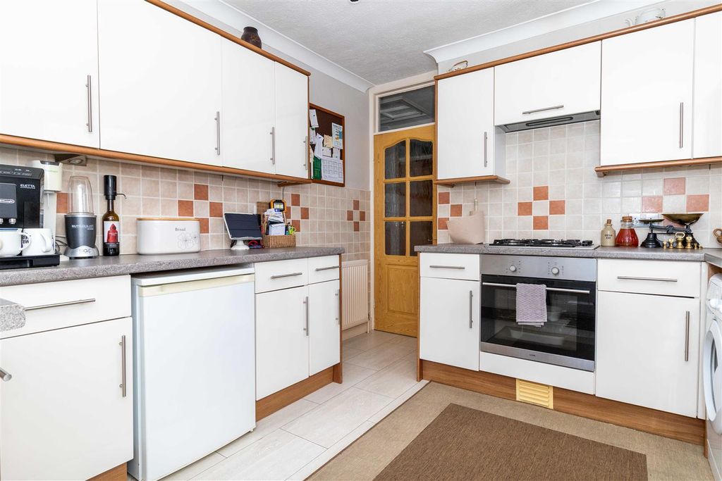 Property photo 3 of 23 Beechwood-02.Jpg