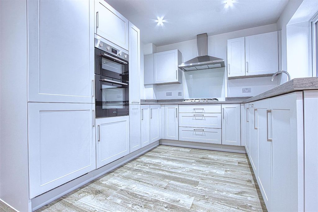 Property photo 3 of 26 Kitchen Diner