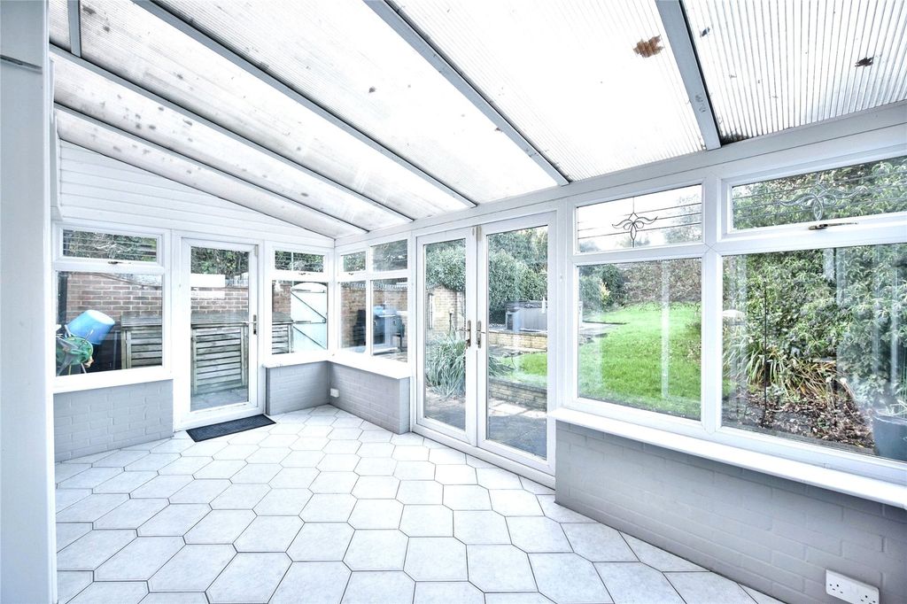Property photo 2 of 21 Conservatory