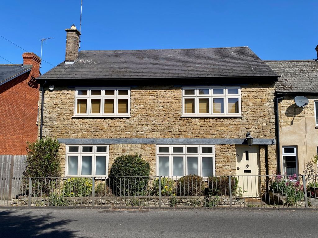 Property photo 1 of 20 Forest Road