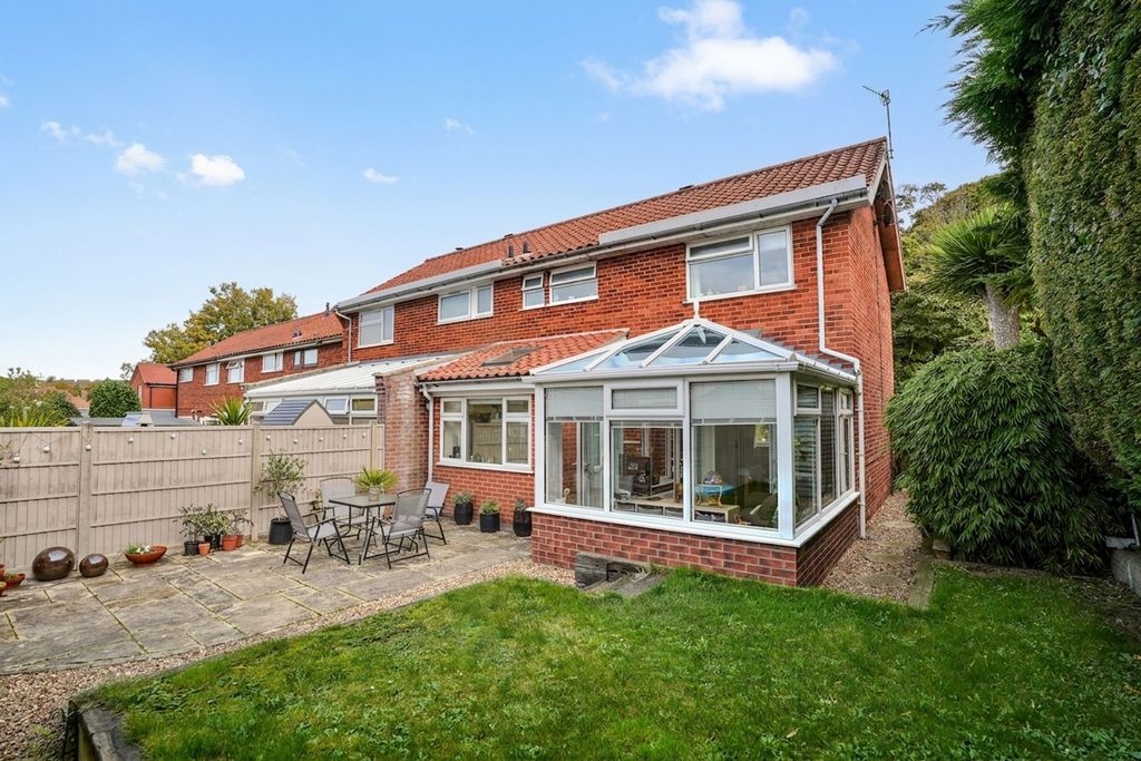 Property photo 1 of 28