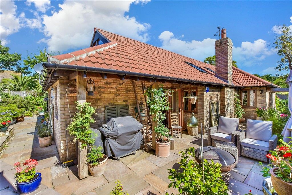 Property photo 1 of 20 Side Elevation