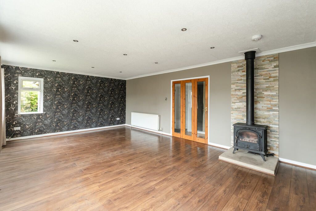 Property photo 3 of 18 Living Room