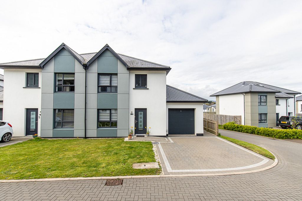 Property photo 1 of 33