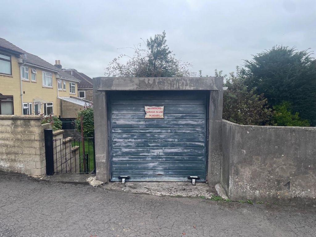 Property photo 3 of 5 Front.Jpg