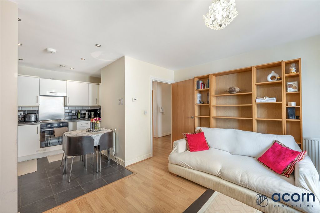 Property photo 2 of 21 Picture No. 14