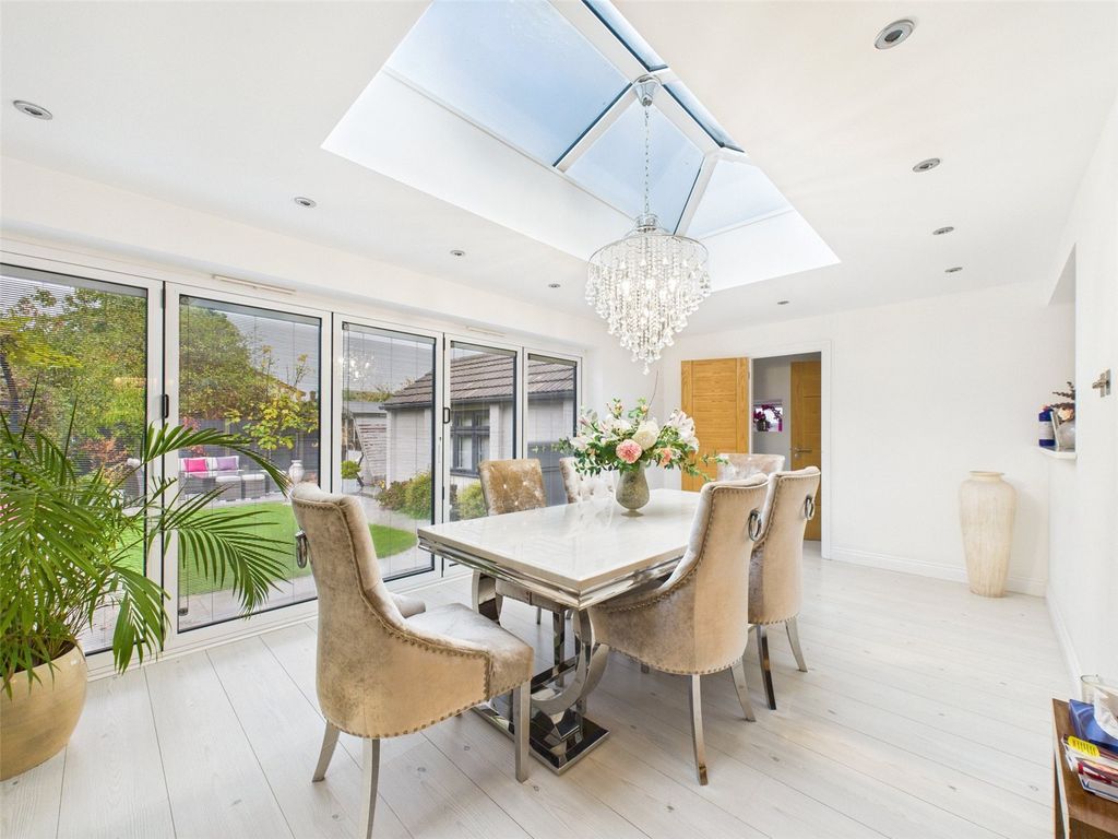 Property photo 1 of 43 Picture No. 01