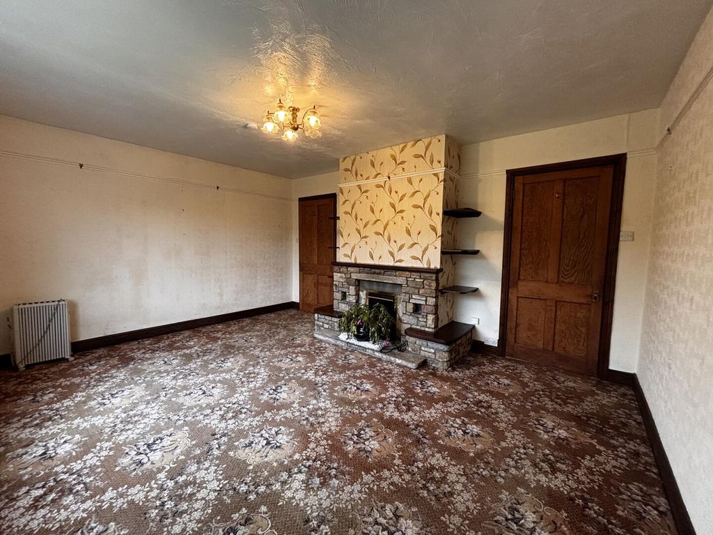 Property photo 3 of 15 Living Room