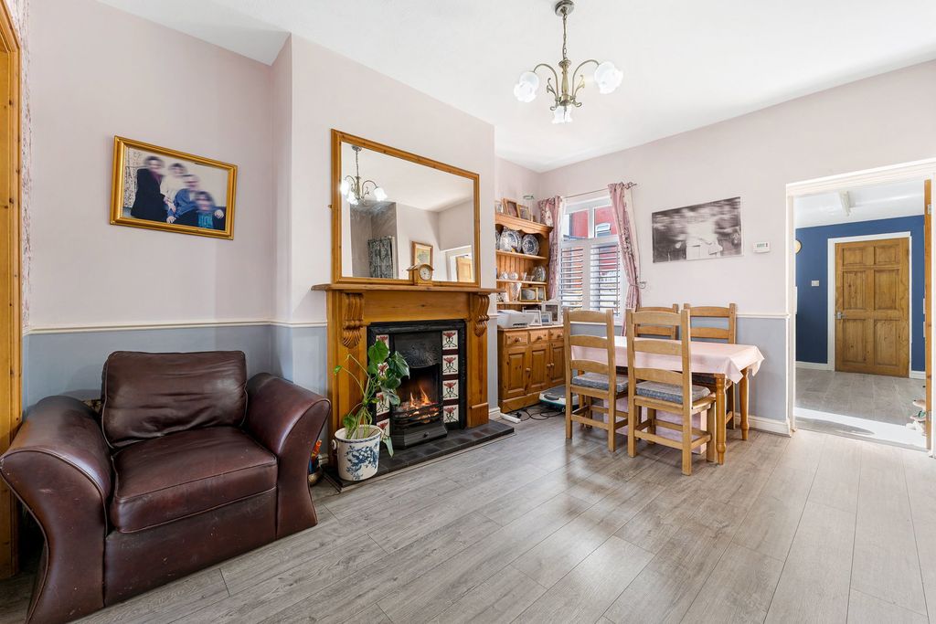 Property photo 3 of 23