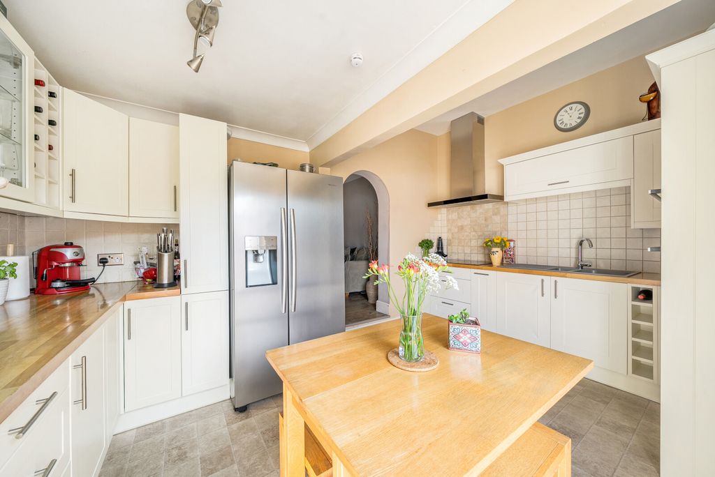 Property photo 3 of 15 1336530-6-6899cc1...