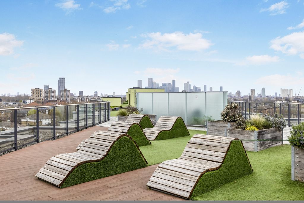 Property photo 2 of 20 Communal Terrace (3)