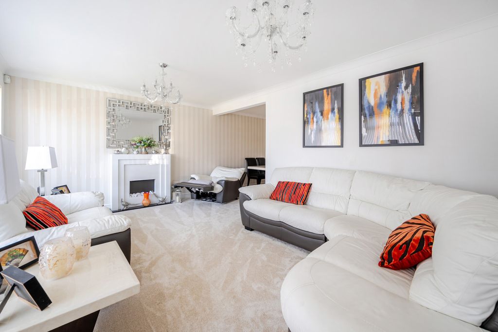 Property photo 2 of 23 1336341-15-6899c9...