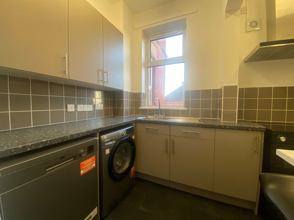 Property photo 3 of 9 Photo 6