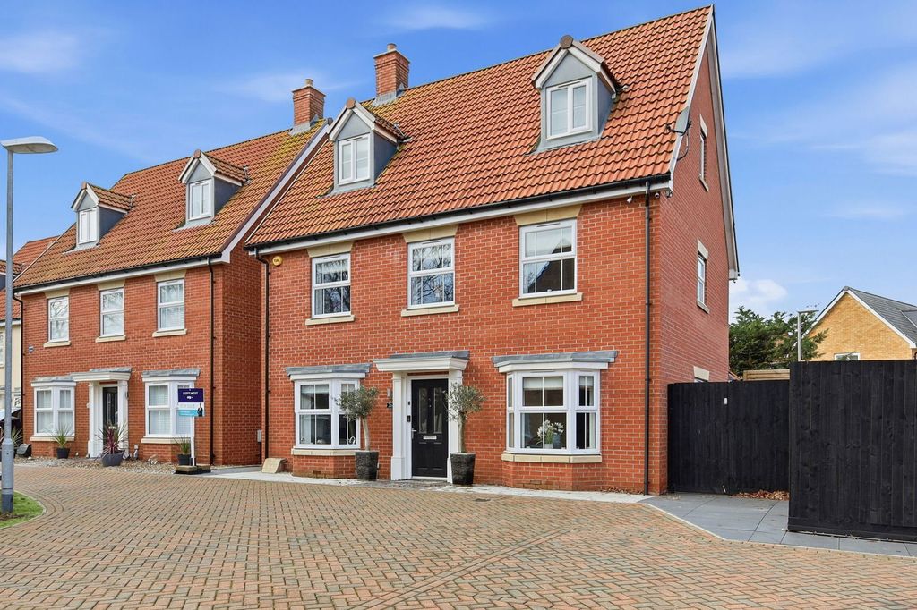 Property photo 1 of 37