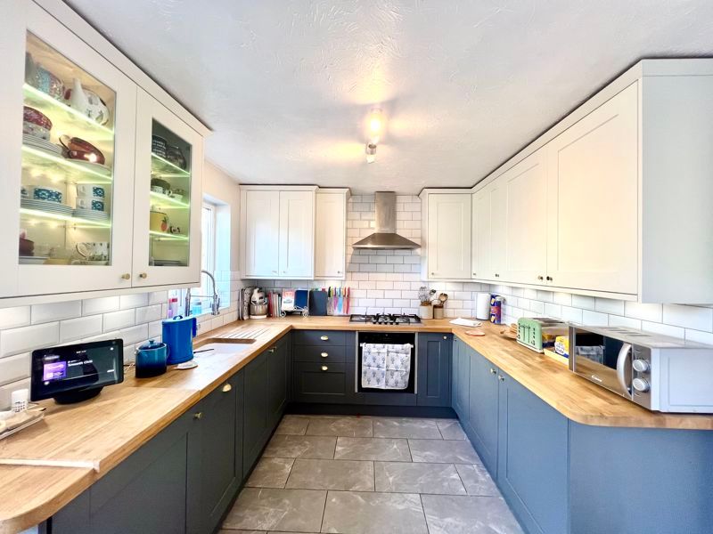 Property photo 3 of 12 Kitchen