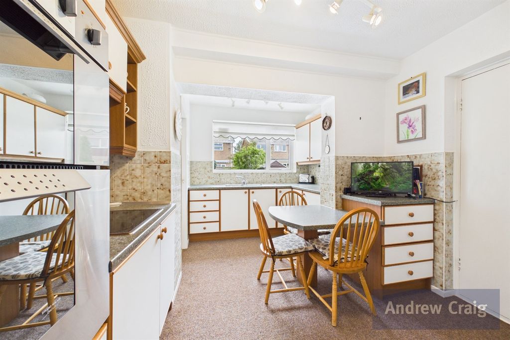Property photo 3 of 20 Breakfasting Kitchen