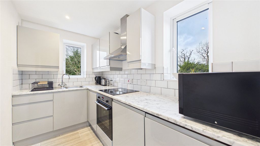 Property photo 2 of 7 Picture 2