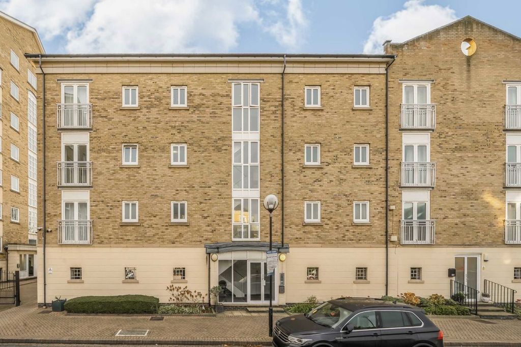 Property photo 1 of 5