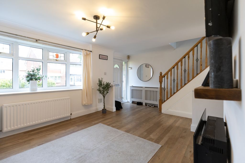 Property photo 3 of 14 R6_21120