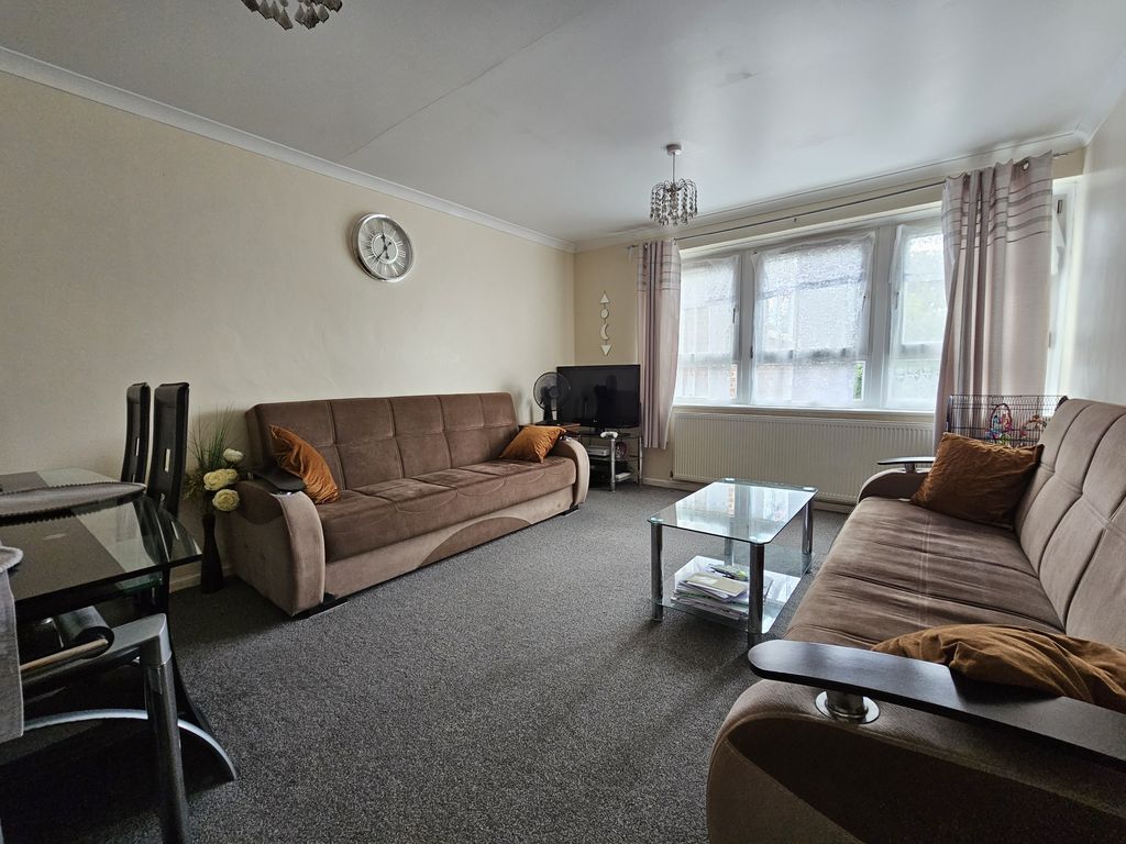 Property photo 2 of 7