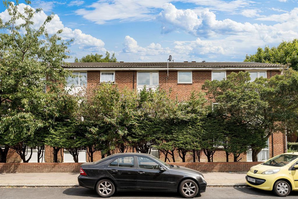 Property photo 1 of 25 Carnarvon Road, E15